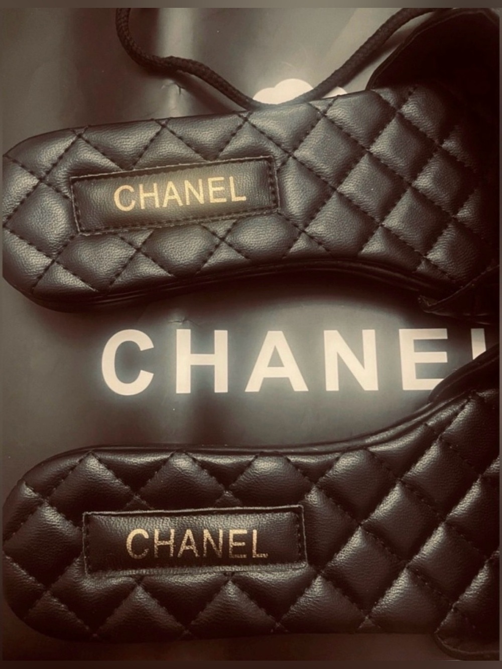 🔥 Chanel WHITE  or BLACK Quilted  Sandals with Iconic chain CC size 42 11 - Picture 3 of 7